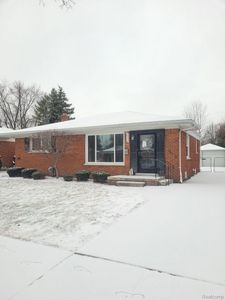 26325 Princeton St, Saint Clair Shores, MI, 48081