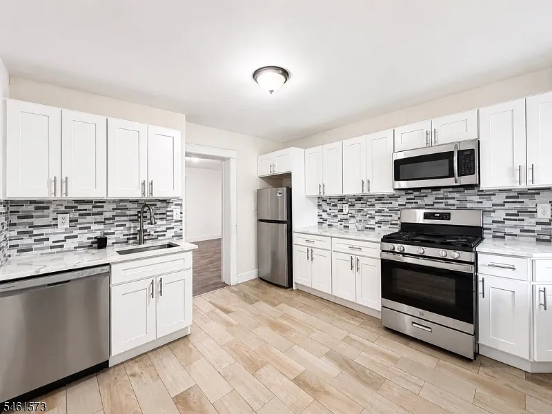 144 Johnston Ave — Photo 1
