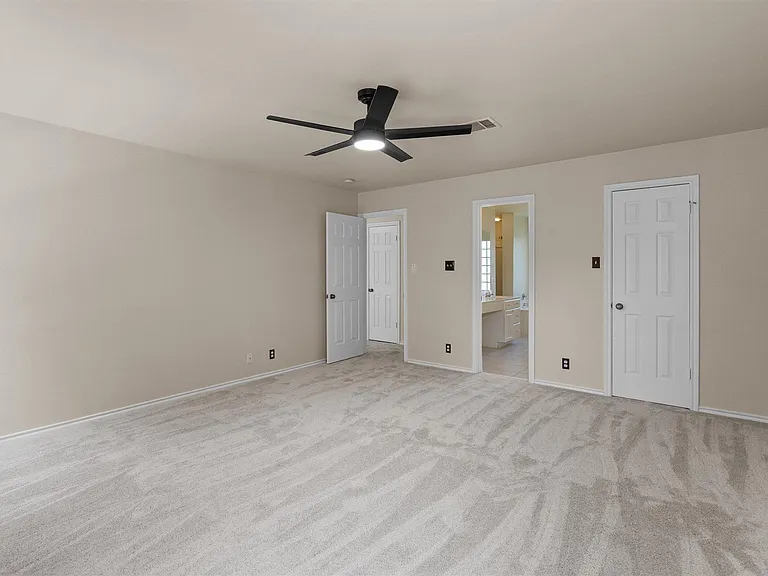201 Covala Dr — Photo 17