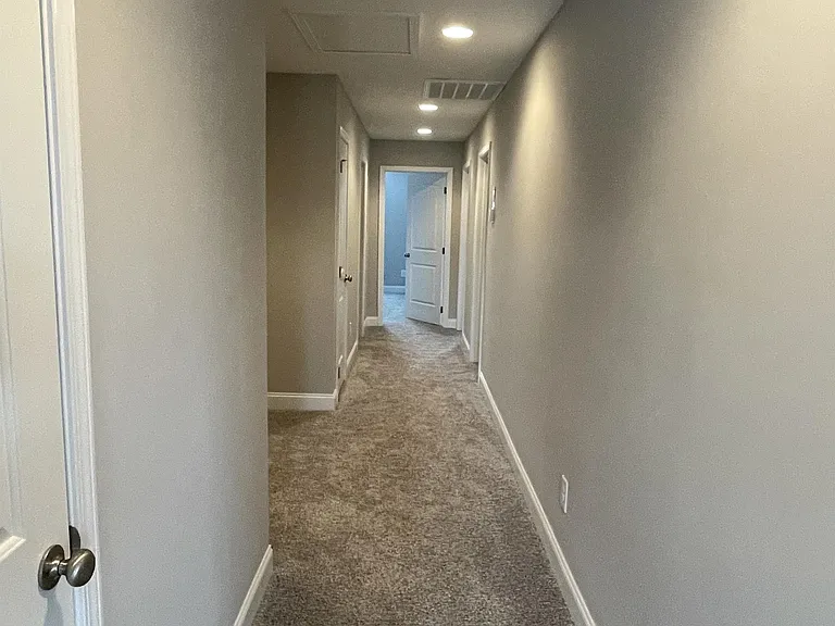 338 Broadberry Ave — Photo 10