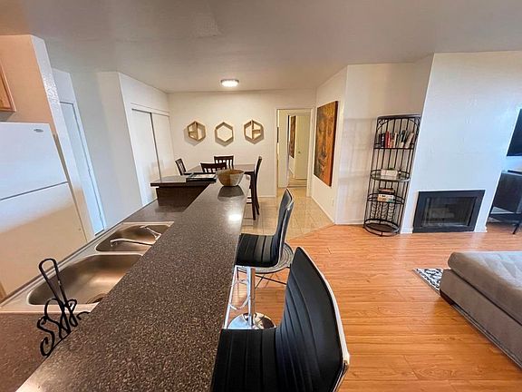 5th image of 9849 Tabor St #101