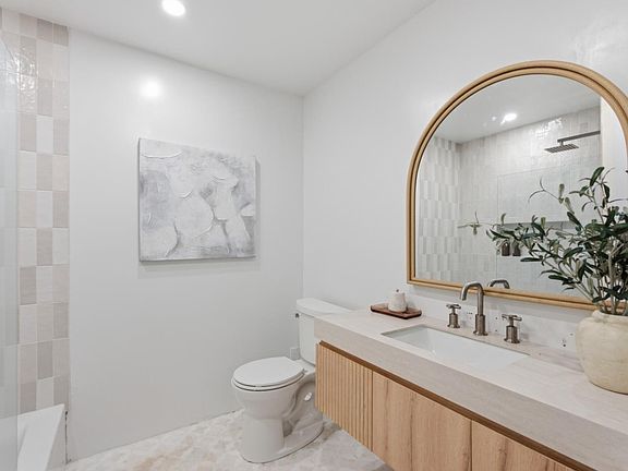5th image of 359 Penn Way