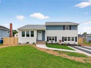 5541 Forest View Dr, Virginia Beach, VA 23455