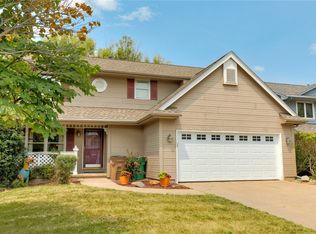 5051 Coachlight Dr, West Des Moines, IA 50265