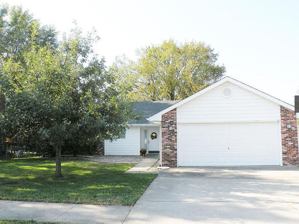 1st image of 3808 Churchill Dr