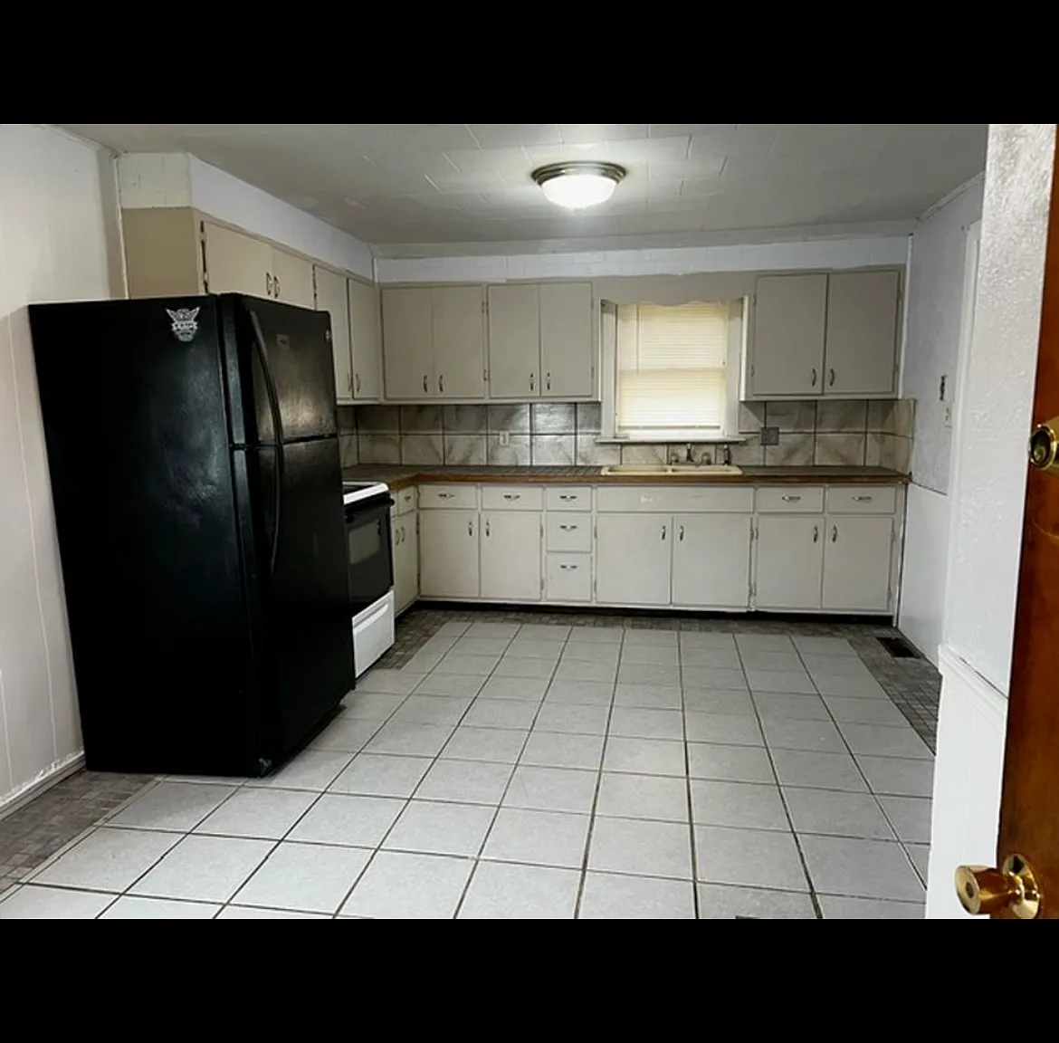 3 bed, 1270 sqft, $1,250 — Photo 2