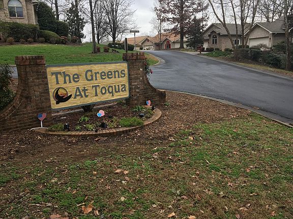 3rd image of 205 Toqua Greens Ln