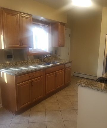 3rd image of 6120 N Talman Ave APT 2R