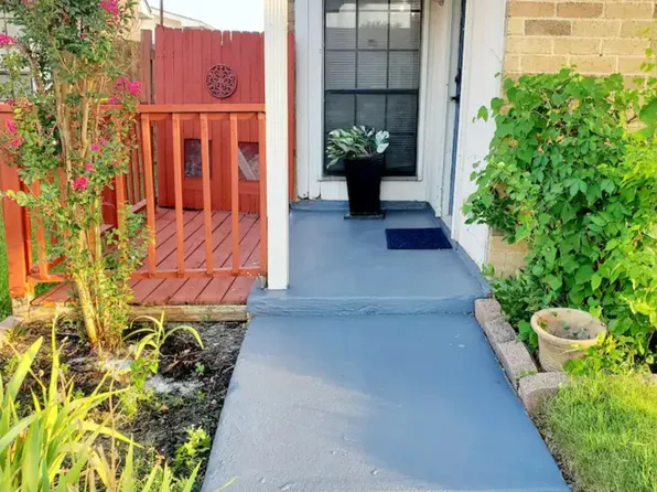 6071 Dooley Dr, The Colony, TX 75056