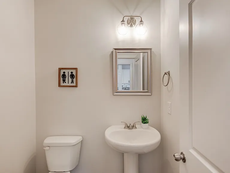 1290 Ainsworth Aly — Photo 15