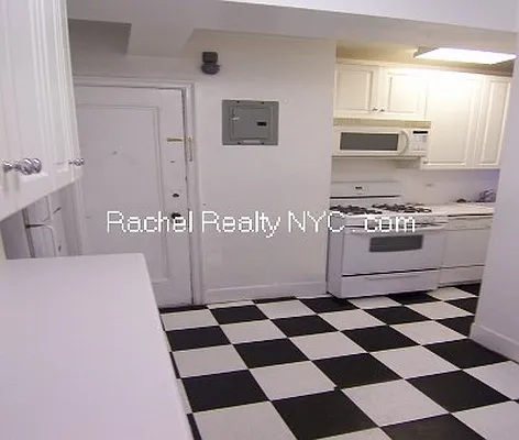 Rented by Rachel Realty | media 23
