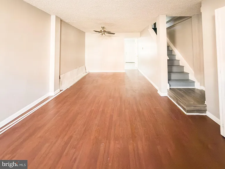1616 Diamond St — Photo 3