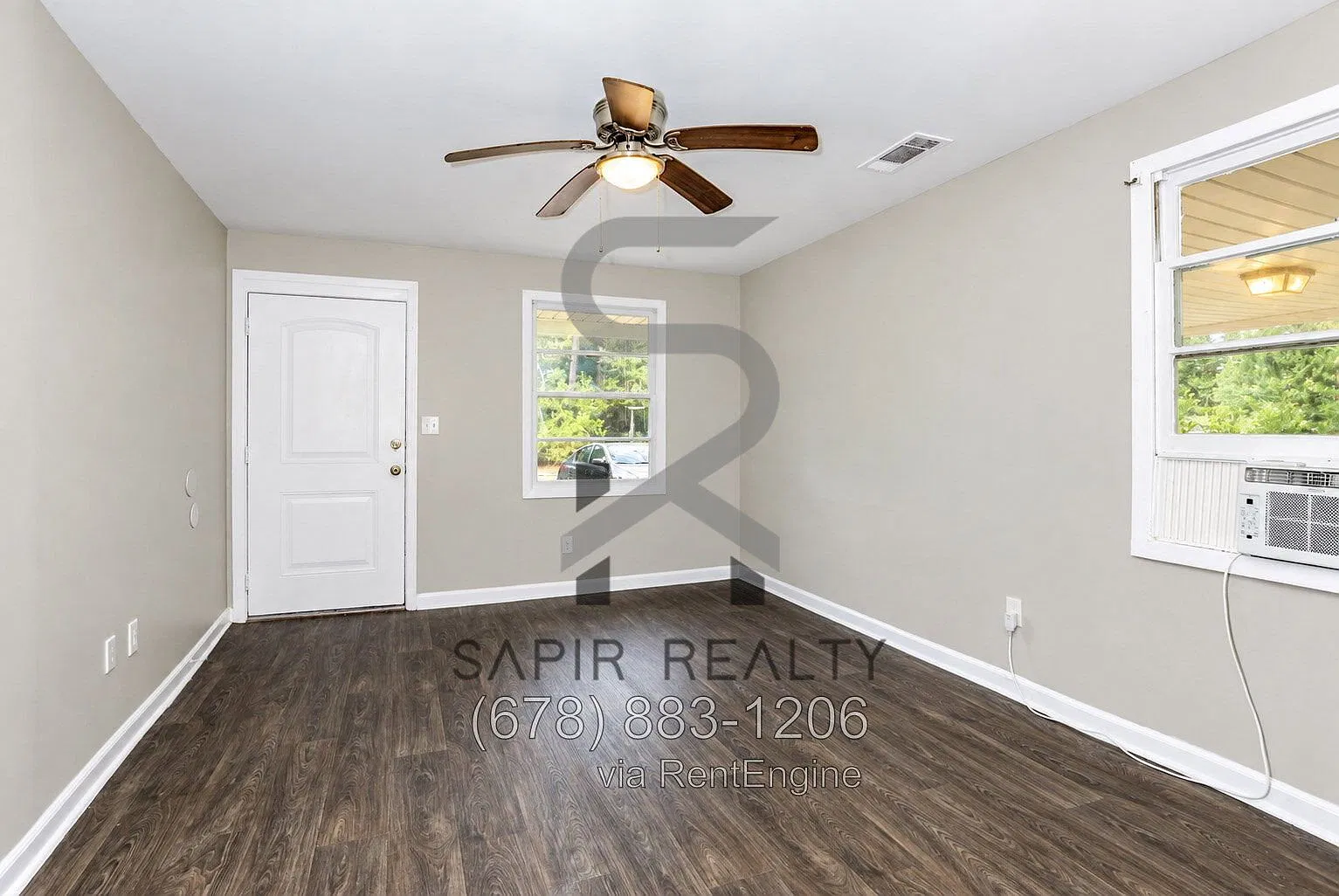 3 bed, 1.0 bath, 981 sqft, $1,000 — Photo 3