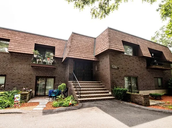 135 Forest St Unit W6, Saugus, MA 01906