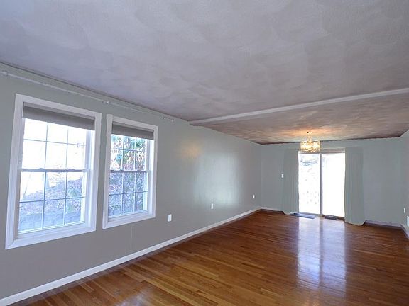 5th image of 61 Las Casas St