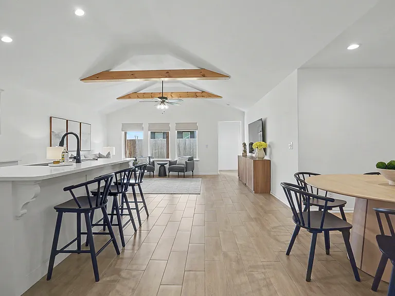 4406 W Van Buren St — Photo 2