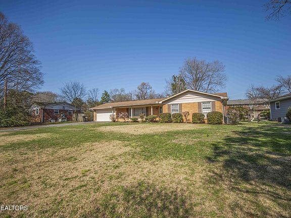 3rd image of 328 Hardwicke Dr