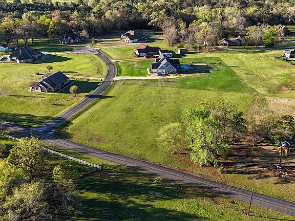 5th image of 110 County Road 1432