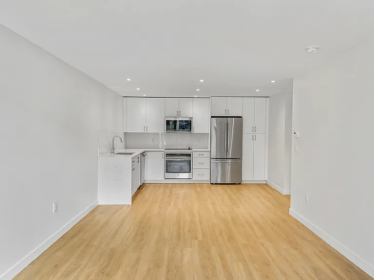 1511 Queen St — Photo 15