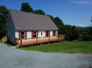 16 Perry Heights Way, Hampton, NY 12837