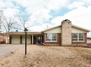 1210 Hobson Dr, Saint Louis, MO 63135