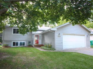 3261 Zane Ave N, Crystal, MN 55422