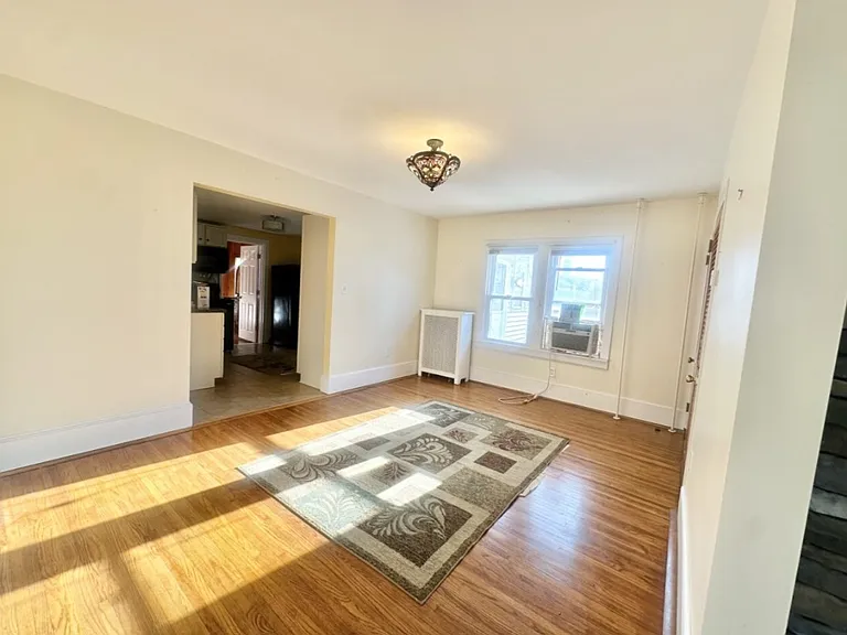 986 Ash St #101 — Photo 34