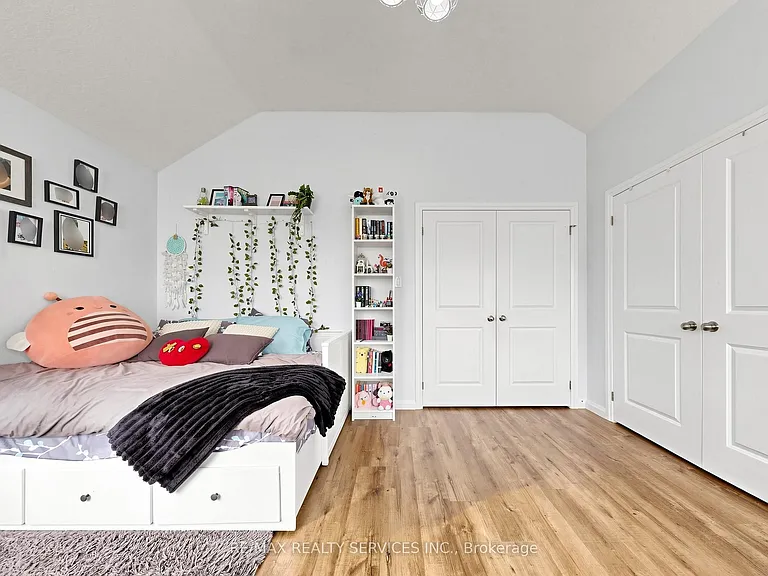 291 Hardcastle Dr — Photo 32