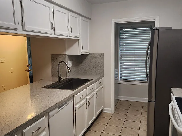367 Sweetgum Dr — Photo 5