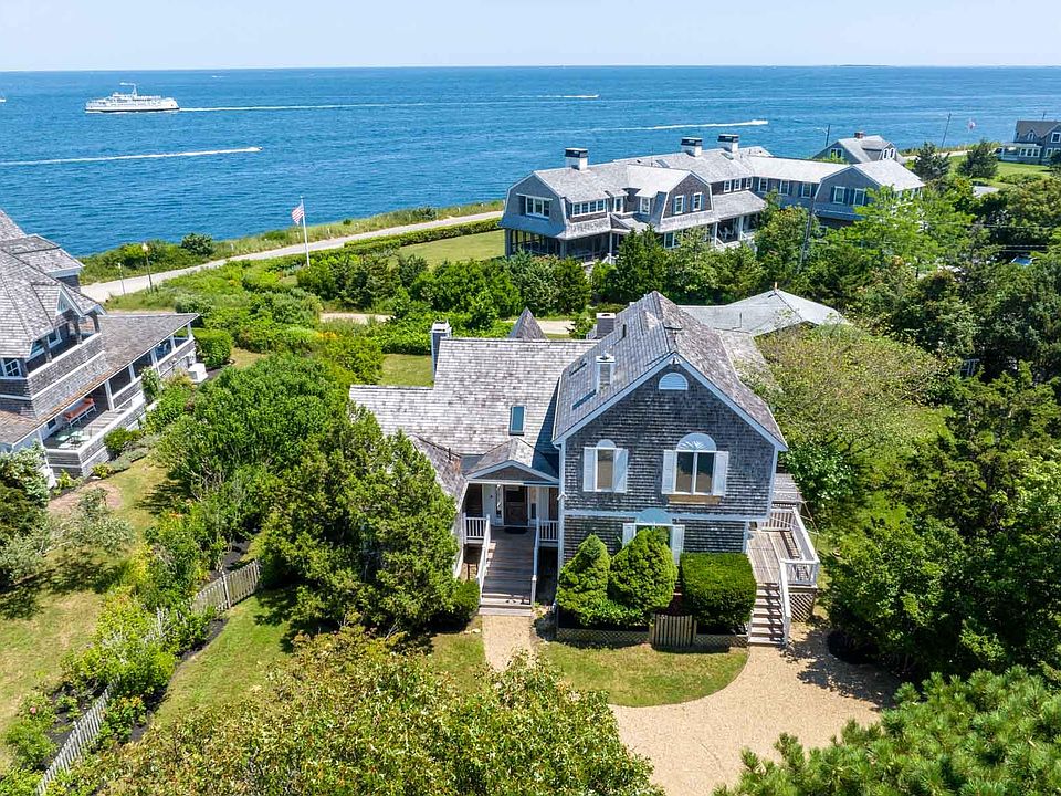 9 Weston Ave, Oak Bluffs, MA 02557 | MLS #32300264 | Zillow