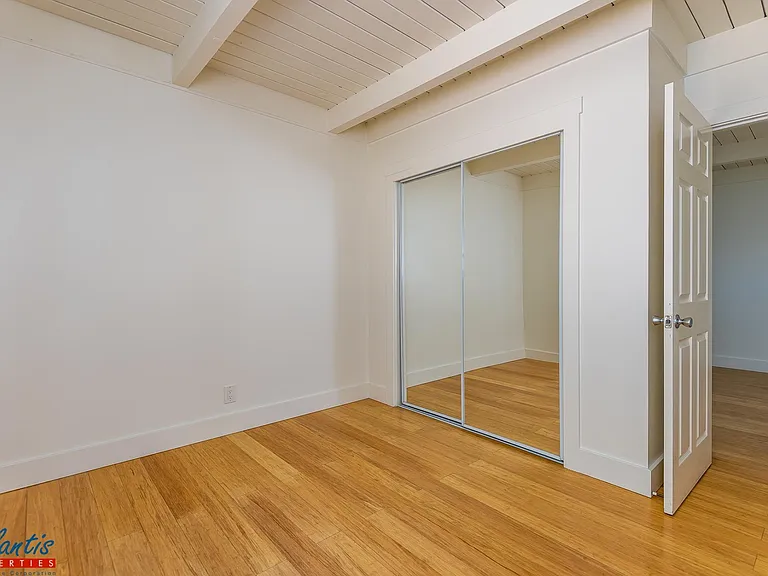 601 Middle Rd #8 — Photo 6