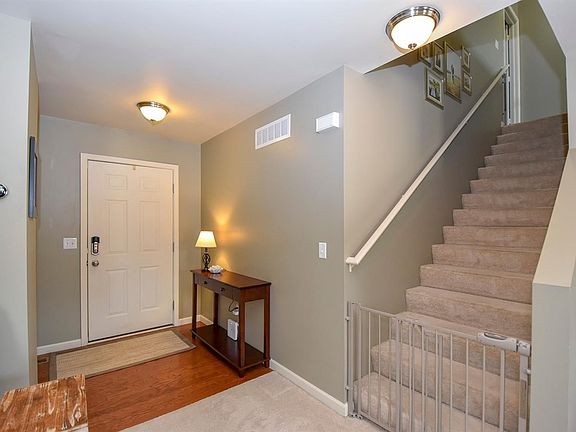 3rd image of 8071 Beechwood Blvd