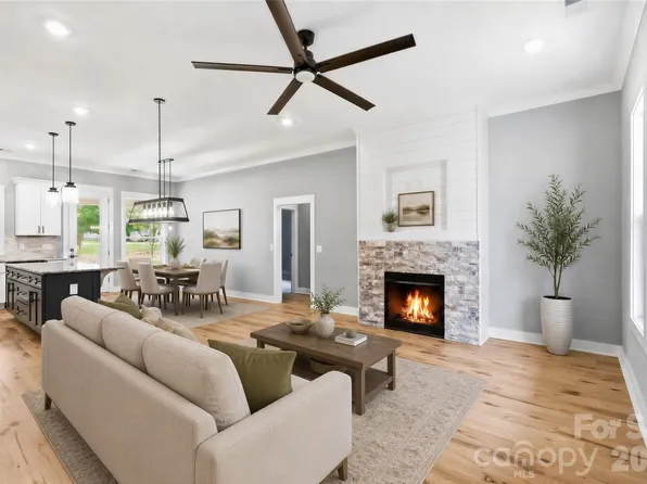 1860 Twin Lakes Rd, Rock Hill, SC 29732