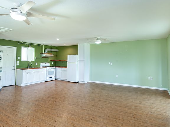 5th image of 15-1660 8th Ave