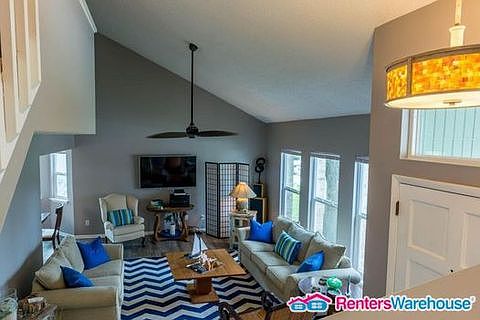 4th image of 11434 Beacon Dr N