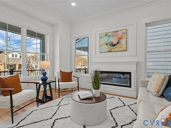 5th image of 909 1/2 N 36th St