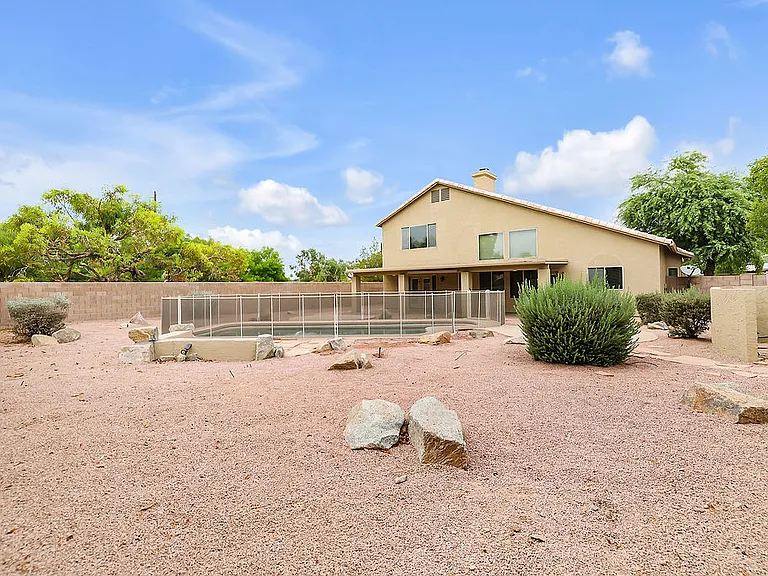 1380 N Concord Ave — Photo 34