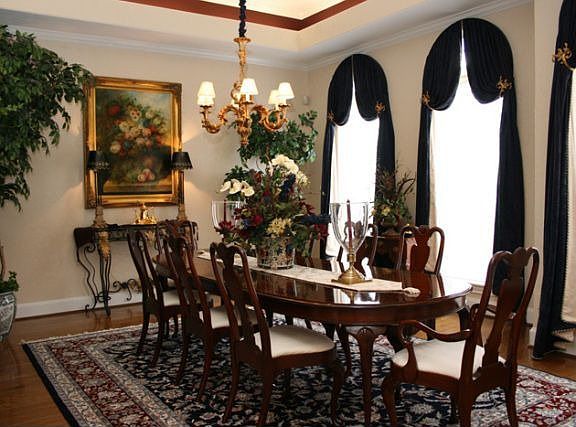 Formal Dining
