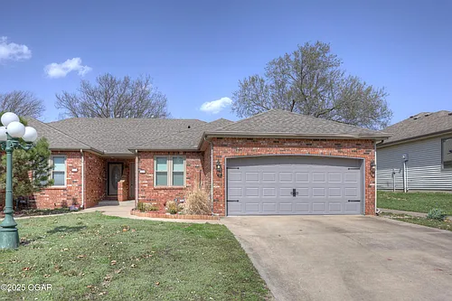 222 W Briarbrook Ln Photo 1 222 W Briarbrook Ln Photo 1