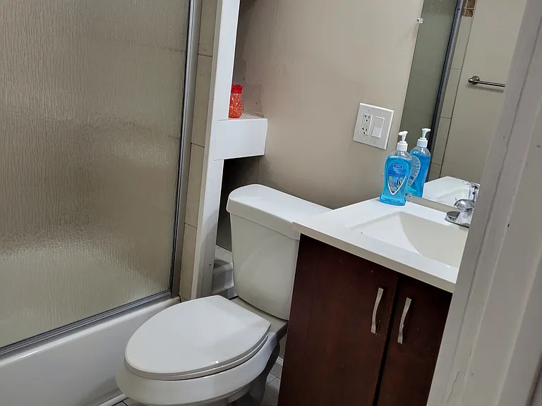 2nd floor full bath