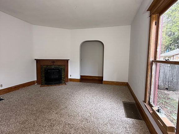 2nd image of 715 Atwood St NE APT 1