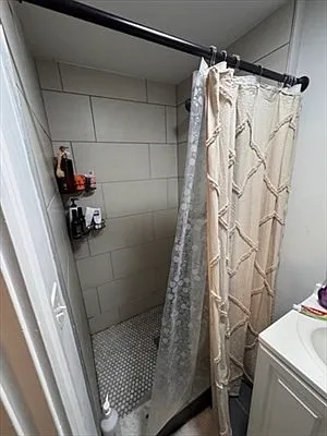 1 bed, 1.0 bath, $2,200 — Photo 3