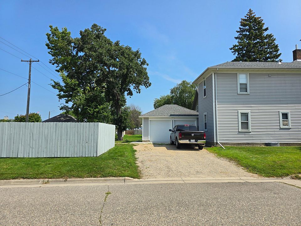 2nd image of 1018 Litchfield Ave SW