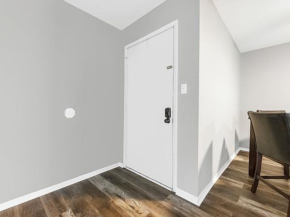 5th image of 149 Cumberland Park Ct APT G