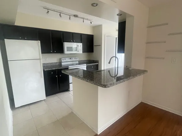 2811 N Oakland Forest Dr, Fort Lauderdale, FL