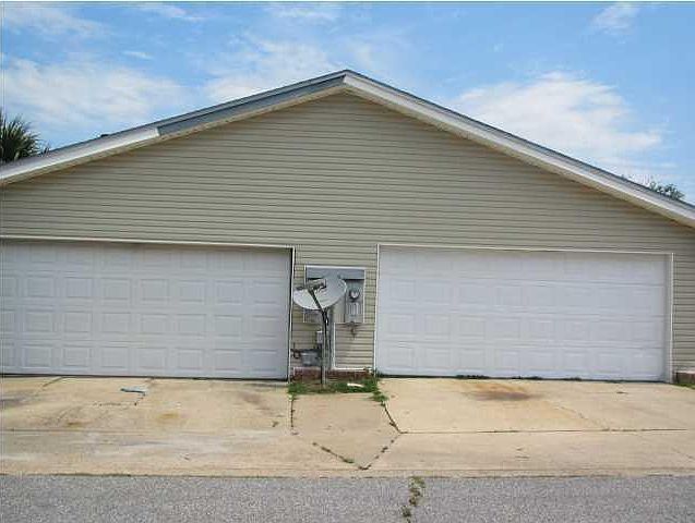 1st image of 208 Bent Arrow Dr