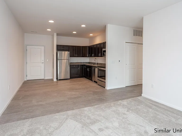Hidden Creek Apartments — Photo 7