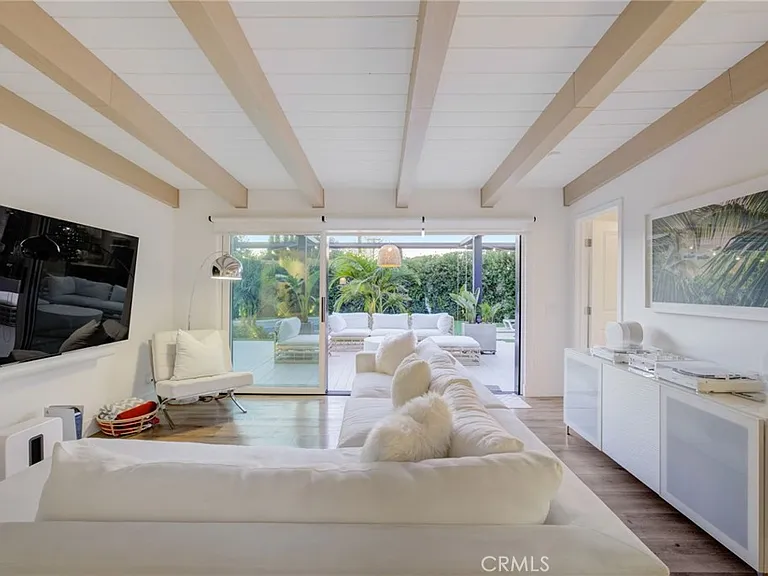 8161 Encino Ave — Photo 25