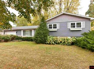 909 8th Ave NW, Waseca, MN 56093