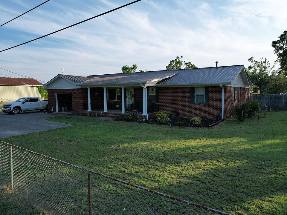1st image of 6 Whaley Dr